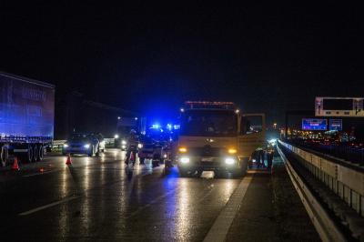 Neuhausen: Verkehrsunfall mit zwei schwer verletzten Personen auf der Autobahn 8